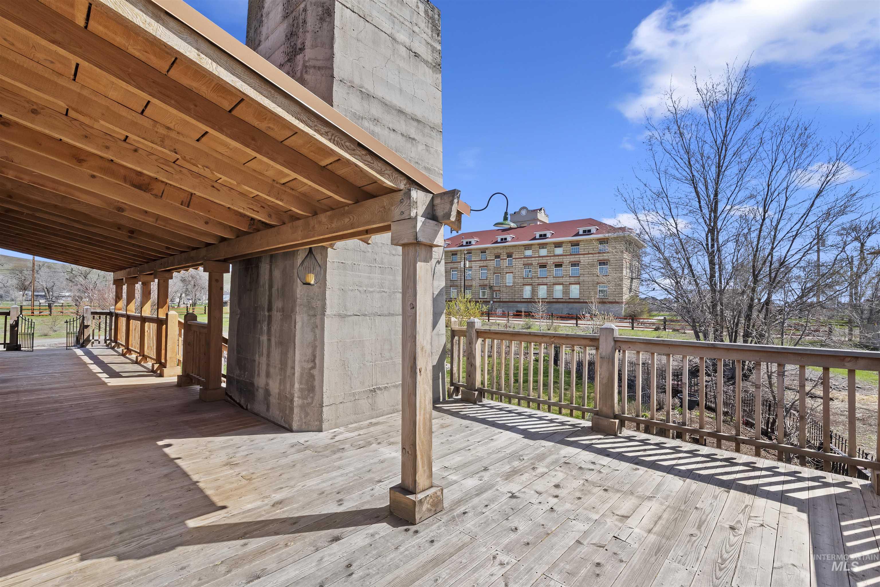 2480 Galey Street, Weiser, Idaho 83672, 2 Bedrooms, 2 Bathrooms, Residential For Sale, Price $385,000,MLS 98981906