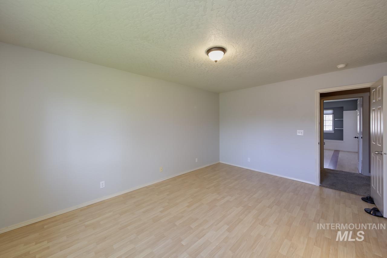 2605 Pebble Way, Nampa, Idaho 83686, 3 Bedrooms, 2 Bathrooms, Residential For Sale, Price $365,000, 98981911