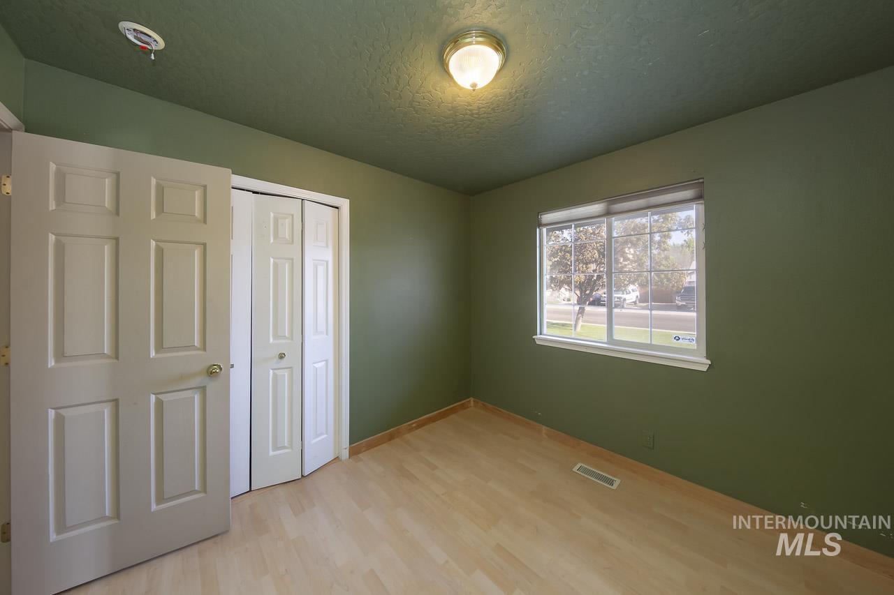 2605 Pebble Way, Nampa, Idaho 83686, 3 Bedrooms, 2 Bathrooms, Residential For Sale, Price $365,000, 98981911