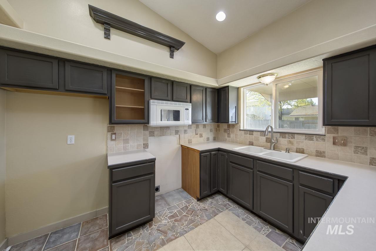 2605 Pebble Way, Nampa, Idaho 83686, 3 Bedrooms, 2 Bathrooms, Residential For Sale, Price $365,000, 98981911