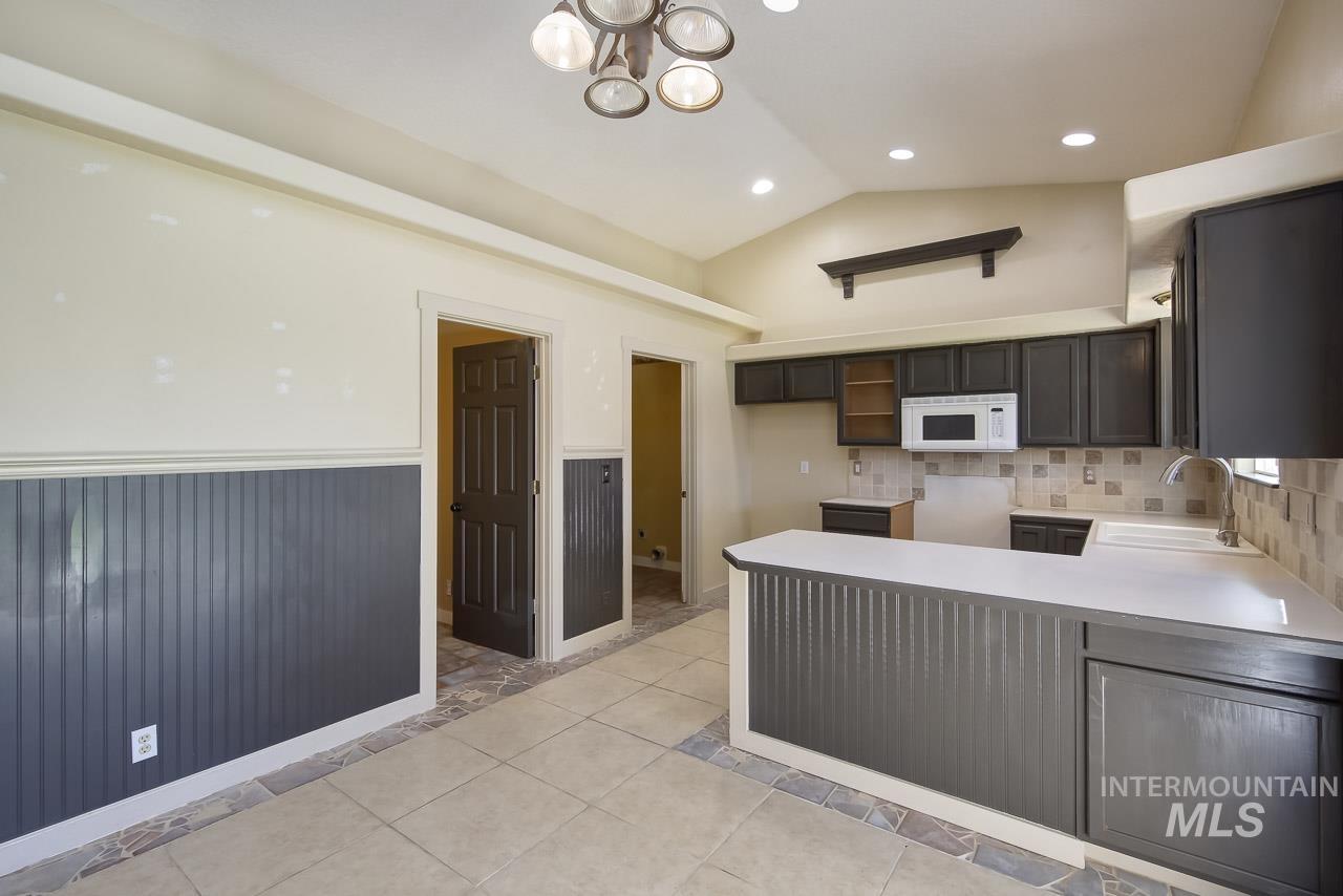 2605 Pebble Way, Nampa, Idaho 83686, 3 Bedrooms, 2 Bathrooms, Residential For Sale, Price $365,000, 98981911