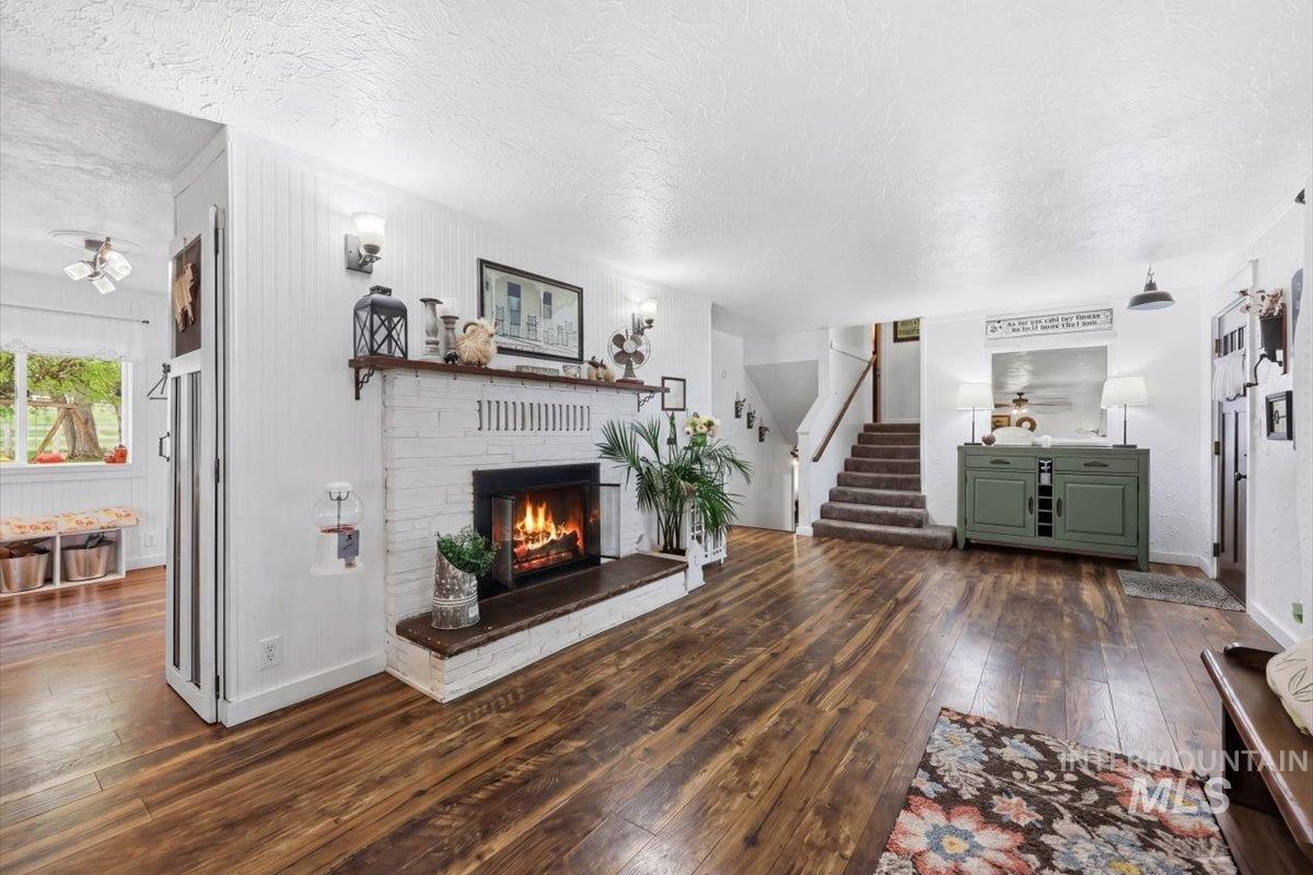 5625 Sunset Rd, Fruitland, Idaho 83619, 4 Bedrooms, 2.5 Bathrooms, Residential For Sale, Price $694,900, 98981919