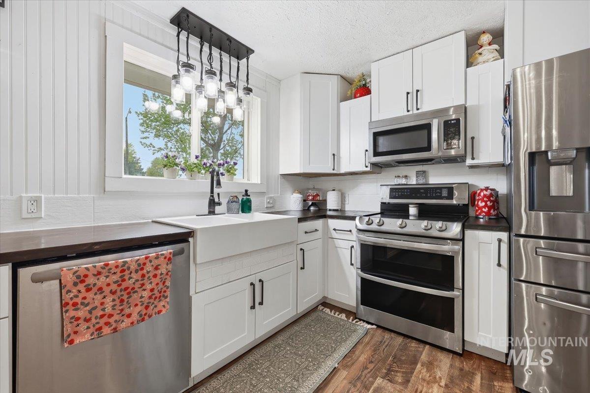 5625 Sunset Rd, Fruitland, Idaho 83619, 4 Bedrooms, 2.5 Bathrooms, Residential For Sale, Price $694,900, 98981919