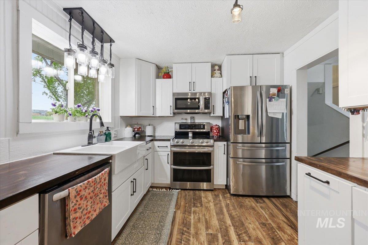 5625 Sunset Rd, Fruitland, Idaho 83619, 4 Bedrooms, 2.5 Bathrooms, Residential For Sale, Price $694,900, 98981919