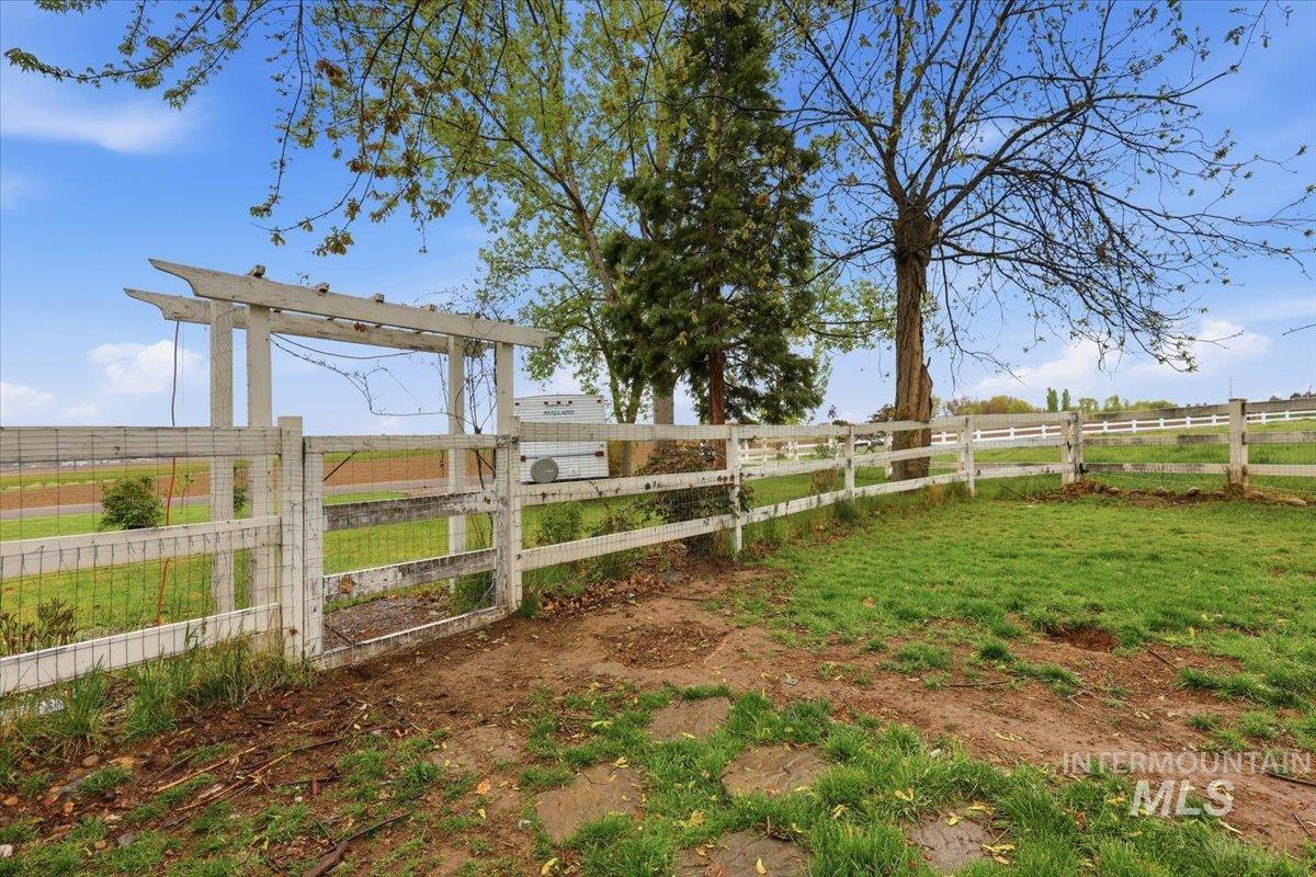 5625 Sunset Rd, Fruitland, Idaho 83619, 4 Bedrooms, 2.5 Bathrooms, Residential For Sale, Price $649,900,MLS 98981919