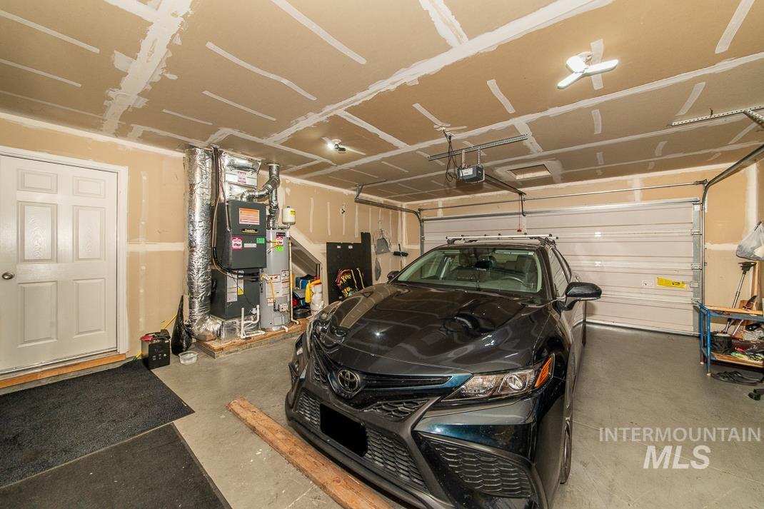 14031 Carolina St, Caldwell, Idaho 83607, 4 Bedrooms, 2.5 Bathrooms, Residential For Sale, Price $369,900,MLS 98981927