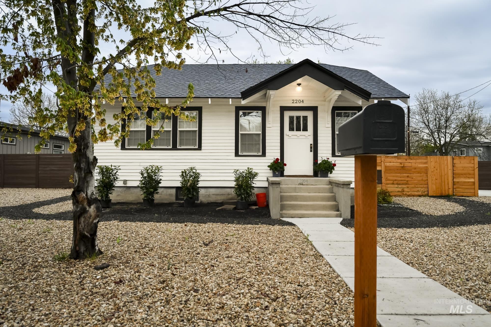 2204 N 28Th St, Boise, Idaho 83703-5608, 1 Bedroom, 1 Bathroom, Residential For Sale, Price $495,000, 98981929