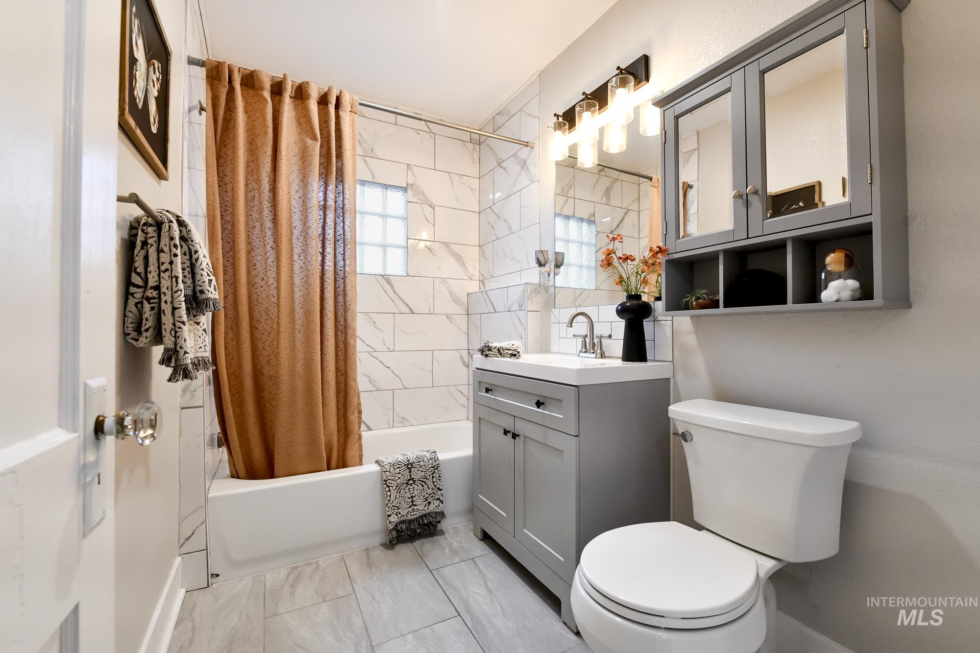 2204 N 28Th St, Boise, Idaho 83703-5608, 1 Bedroom, 1 Bathroom, Residential For Sale, Price $495,000, 98981929