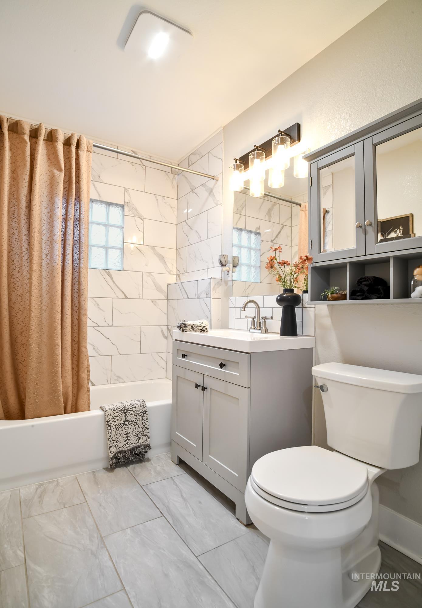 2204 N 28Th St, Boise, Idaho 83703-5608, 1 Bedroom, 1 Bathroom, Residential For Sale, Price $495,000, 98981929