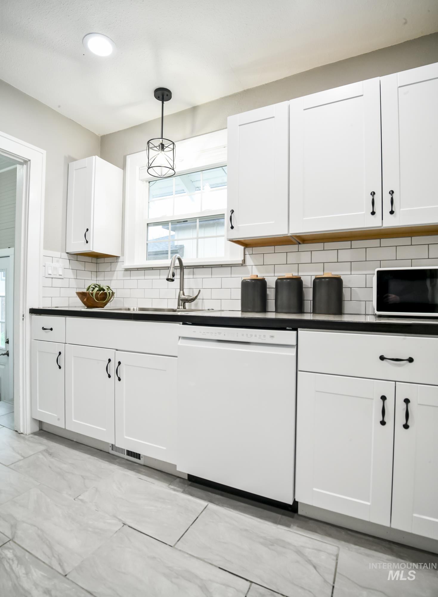 2204 N 28Th St, Boise, Idaho 83703-5608, 1 Bedroom, 1 Bathroom, Residential For Sale, Price $495,000, 98981929