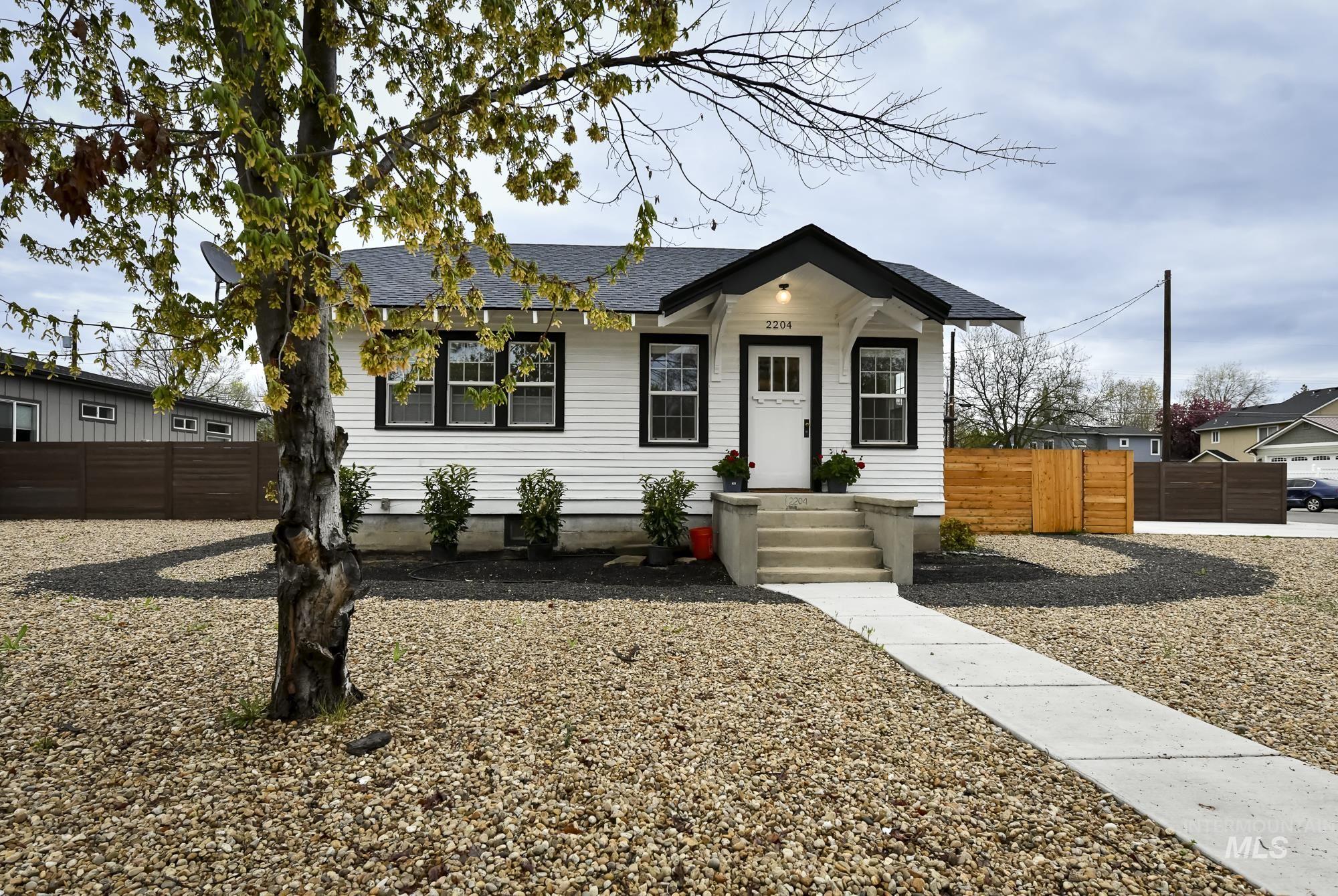 2204 N 28Th St, Boise, Idaho 83703-5608, 1 Bedroom, 1 Bathroom, Residential For Sale, Price $495,000, 98981929