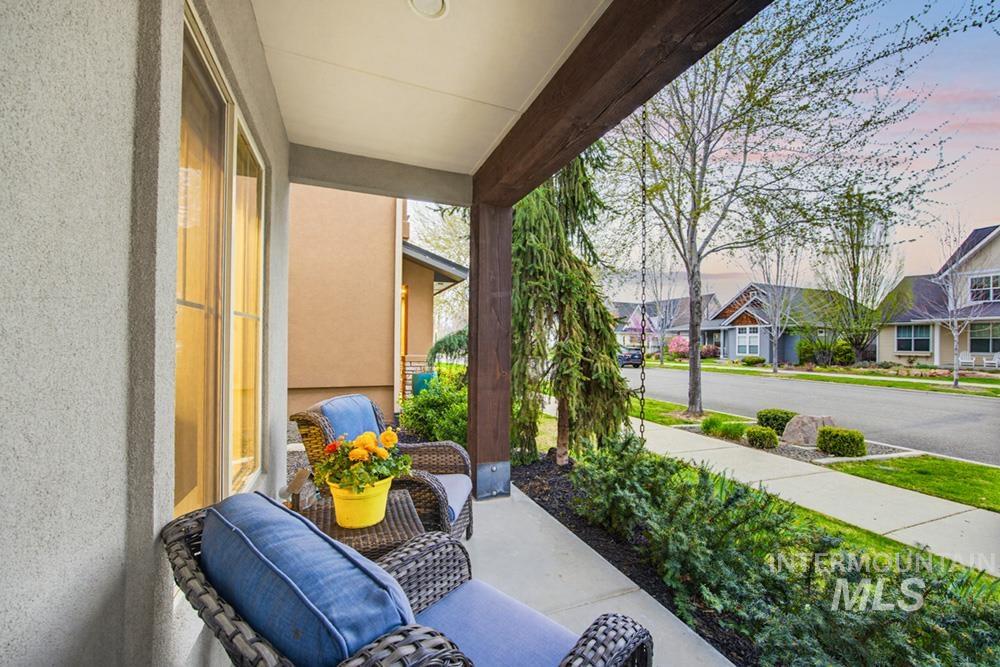 5707 W Hidden Springs Dr, Boise, Idaho 83714, 4 Bedrooms, 3.5 Bathrooms, Residential For Sale, Price $690,000,MLS 98981939