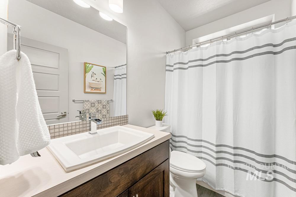 5707 W Hidden Springs Dr, Boise, Idaho 83714, 4 Bedrooms, 3.5 Bathrooms, Residential For Sale, Price $690,000,MLS 98981939