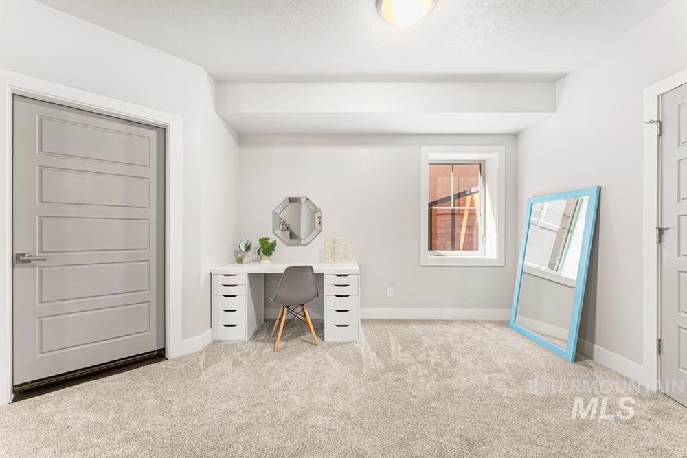 5707 W Hidden Springs Dr, Boise, Idaho 83714, 4 Bedrooms, 3.5 Bathrooms, Residential For Sale, Price $690,000,MLS 98981939