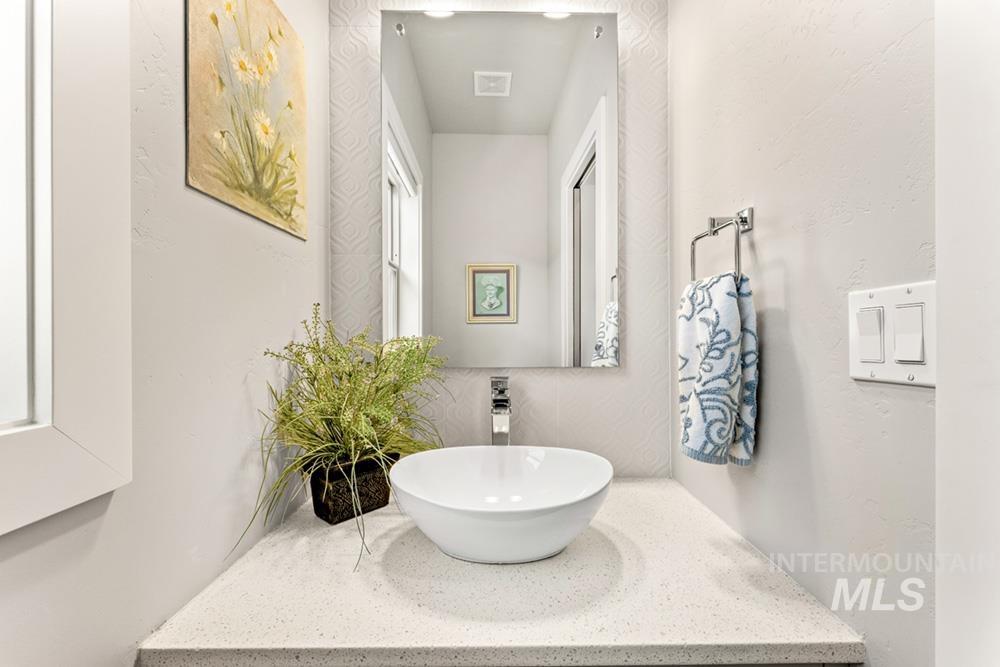 5707 W Hidden Springs Dr, Boise, Idaho 83714, 4 Bedrooms, 3.5 Bathrooms, Residential For Sale, Price $690,000,MLS 98981939