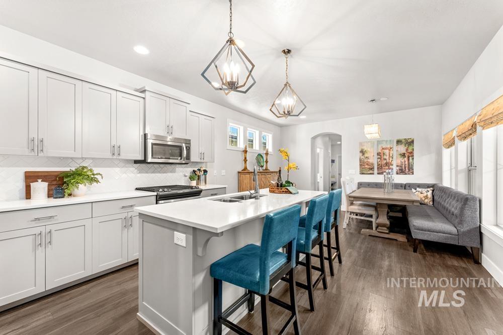 5707 W Hidden Springs Dr, Boise, Idaho 83714, 4 Bedrooms, 3.5 Bathrooms, Residential For Sale, Price $690,000,MLS 98981939