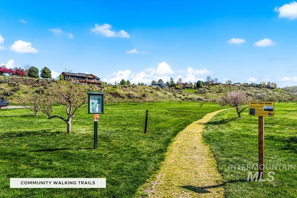5707 W Hidden Springs Dr, Boise, Idaho 83714, 4 Bedrooms, 3.5 Bathrooms, Residential For Sale, Price $690,000,MLS 98981939