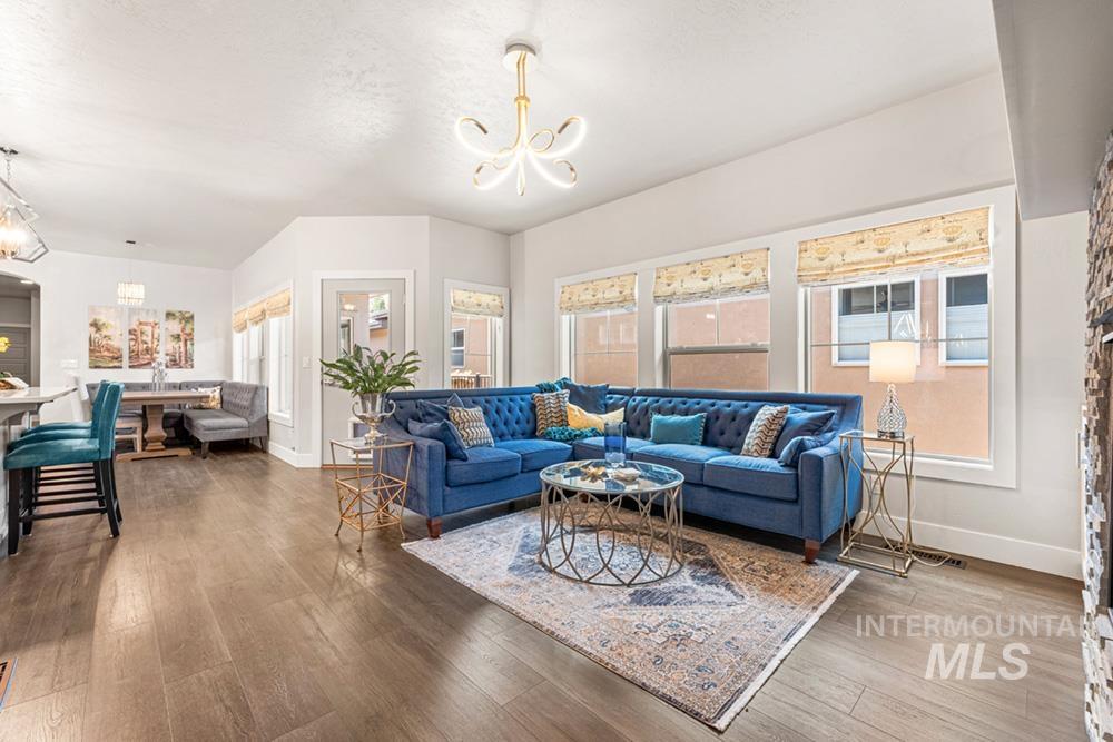 5707 W Hidden Springs Dr, Boise, Idaho 83714, 4 Bedrooms, 3.5 Bathrooms, Residential For Sale, Price $690,000,MLS 98981939