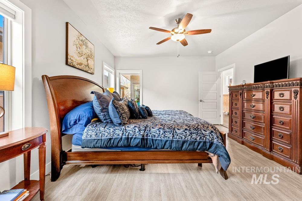 5707 W Hidden Springs Dr, Boise, Idaho 83714, 4 Bedrooms, 3.5 Bathrooms, Residential For Sale, Price $690,000,MLS 98981939