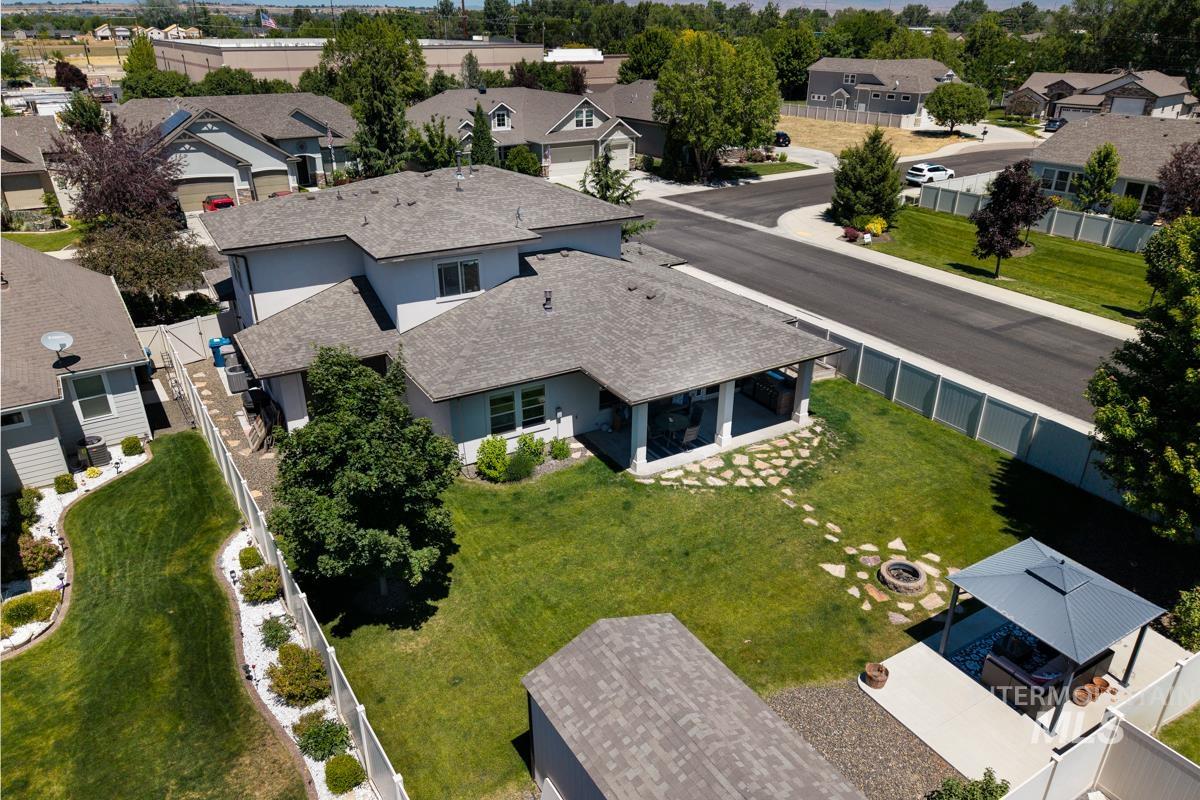 11735 W Carlisle Bay Dr, Star, Idaho 83669, 4 Bedrooms, 2.5 Bathrooms, Residential For Sale, Price $749,900,MLS 98981942