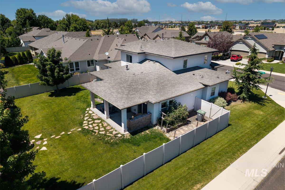 11735 W Carlisle Bay Dr, Star, Idaho 83669, 4 Bedrooms, 2.5 Bathrooms, Residential For Sale, Price $749,900,MLS 98981942