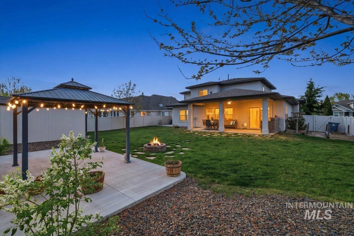 11735 W Carlisle Bay Dr, Star, Idaho 83669, 4 Bedrooms, 2.5 Bathrooms, Residential For Sale, Price $749,900,MLS 98981942