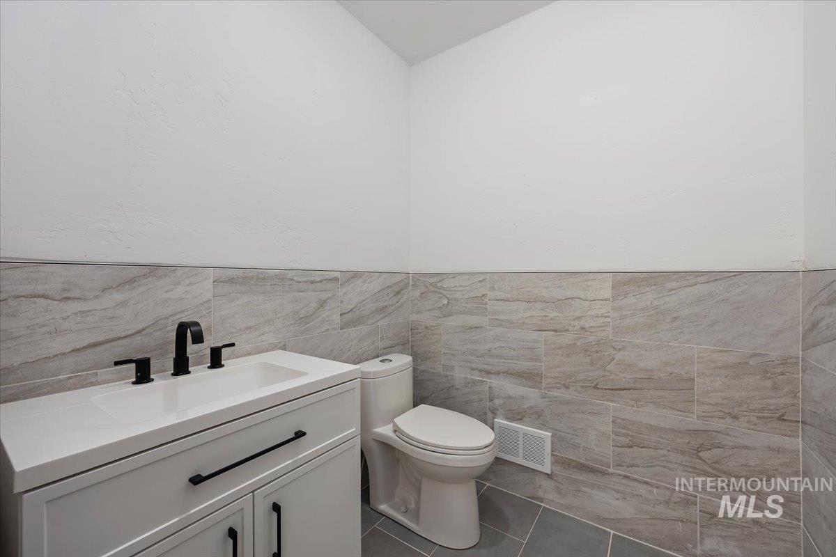 507 Main Ave W, Twin Falls, Idaho 83301, Business/Commercial For Sale, Price $9,000,MLS 98981950