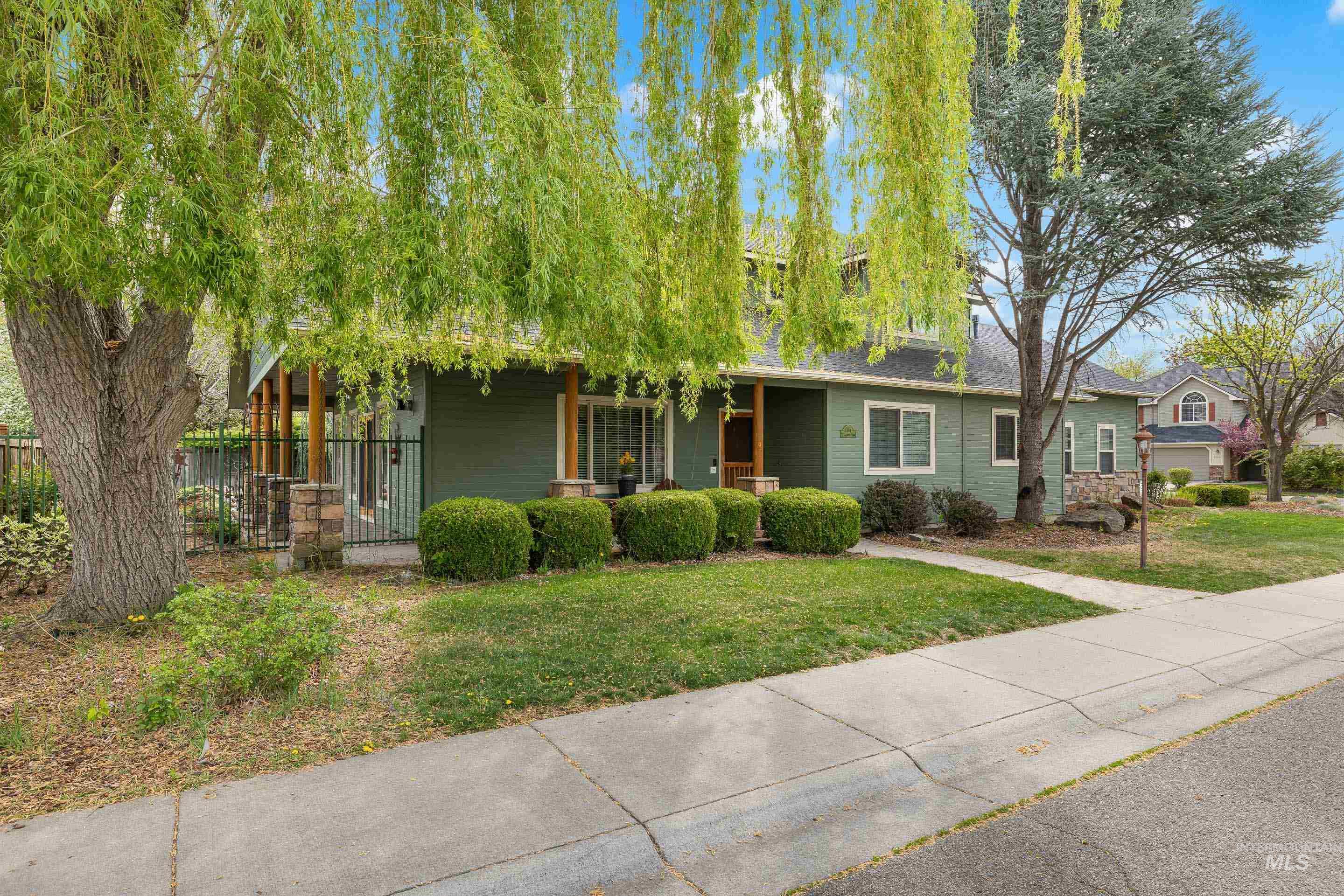 4394 N Colonial Park Way, Boise, Idaho 83713-1936, 4 Bedrooms, 2.5 Bathrooms, Residential For Sale, Price $634,900,MLS 98981956