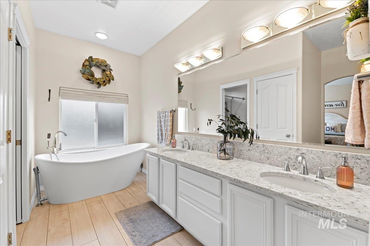 6326 N Talcrest Place, Boise, Idaho 83713, 4 Bedrooms, 2.5 Bathrooms, Residential For Sale, Price $615,000, 98981958