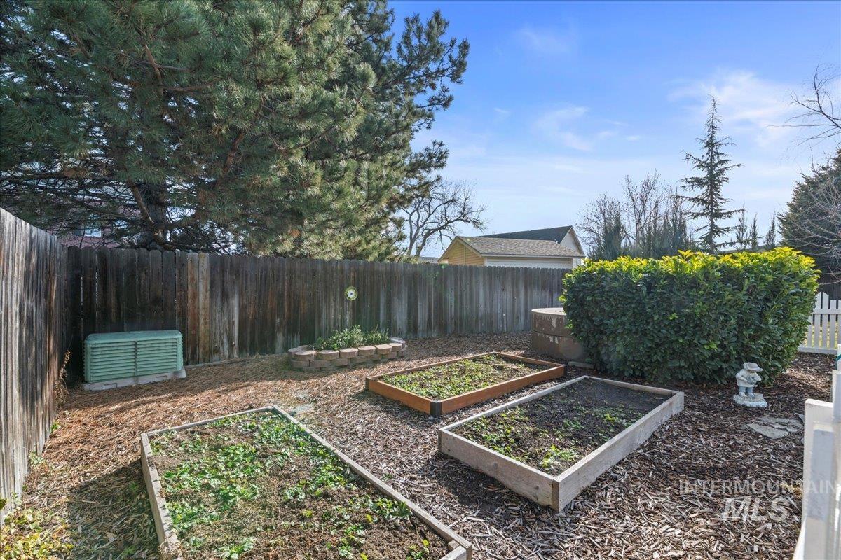 6326 N Talcrest Place, Boise, Idaho 83713, 4 Bedrooms, 2.5 Bathrooms, Residential For Sale, Price $615,000, 98981958