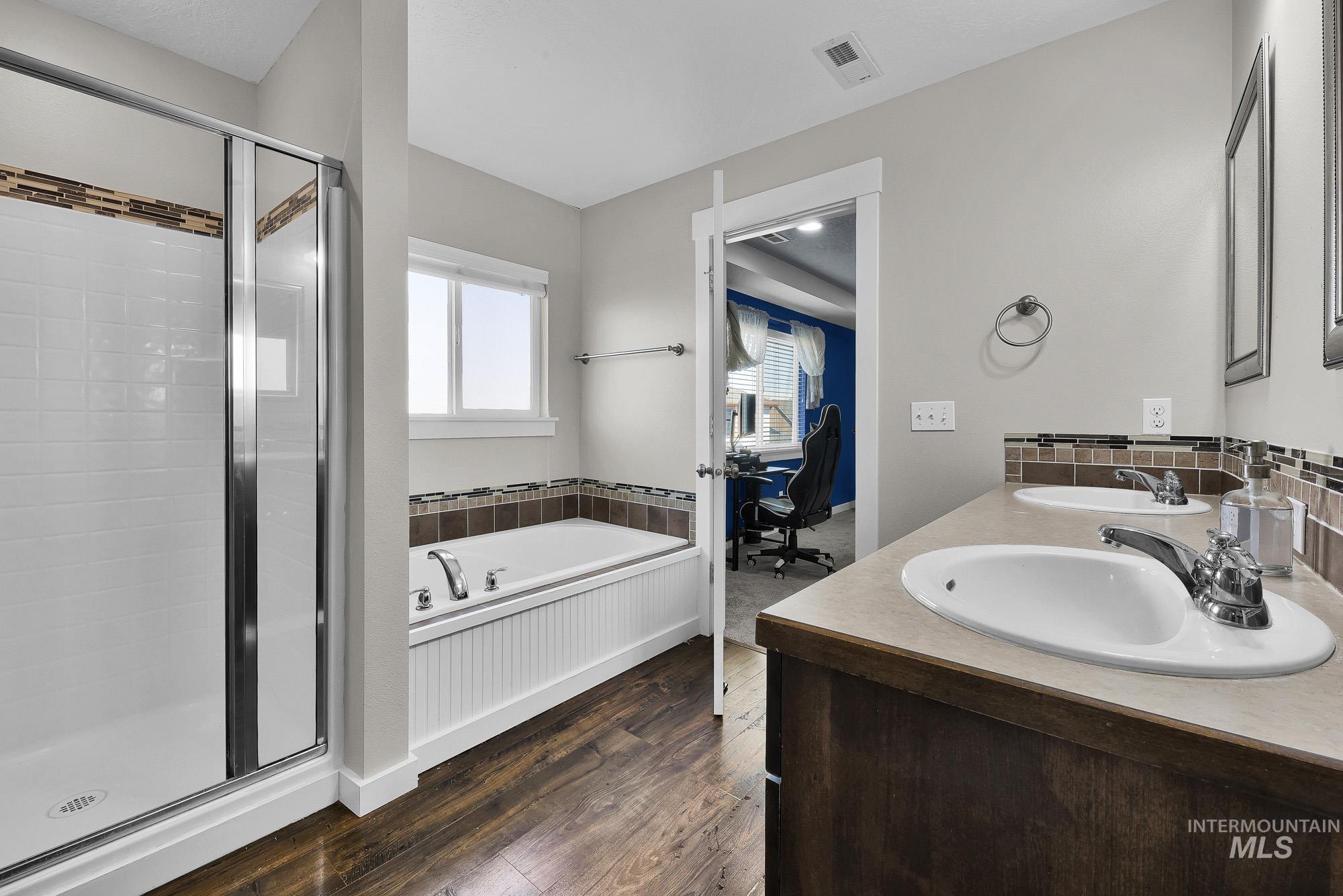 1935 S Sandcrest Way, Nampa, Idaho 83686, 4 Bedrooms, 2.5 Bathrooms, Residential For Sale, Price $499,900, 98981963