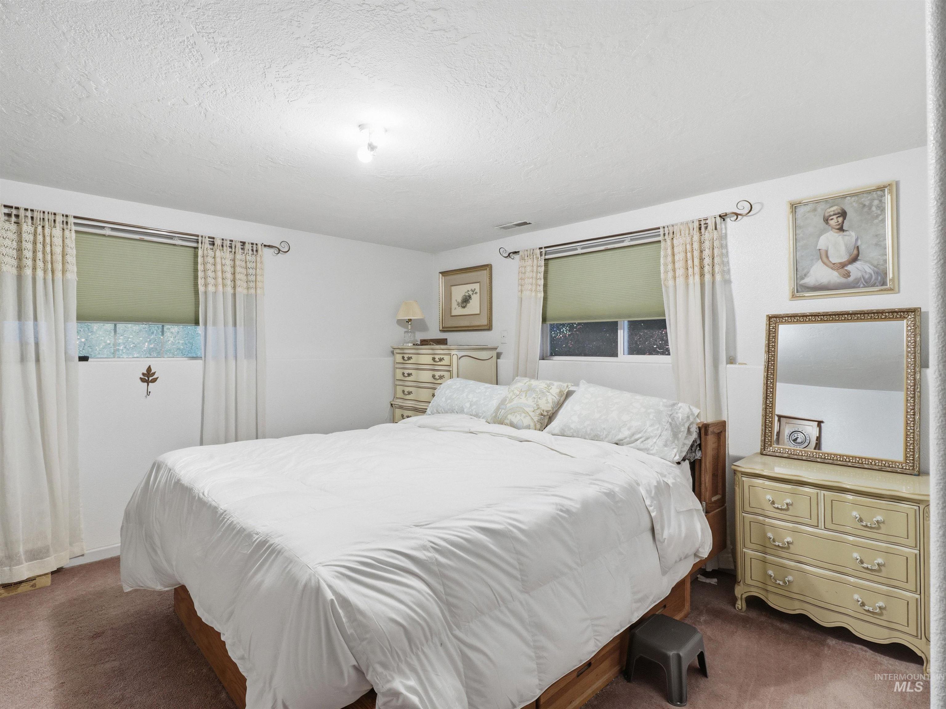 6260 Blaine Rd, New Plymouth, Idaho 83655, 2 Bedrooms, 1 Bathroom, Residential For Sale, Price $625,000, 98981987