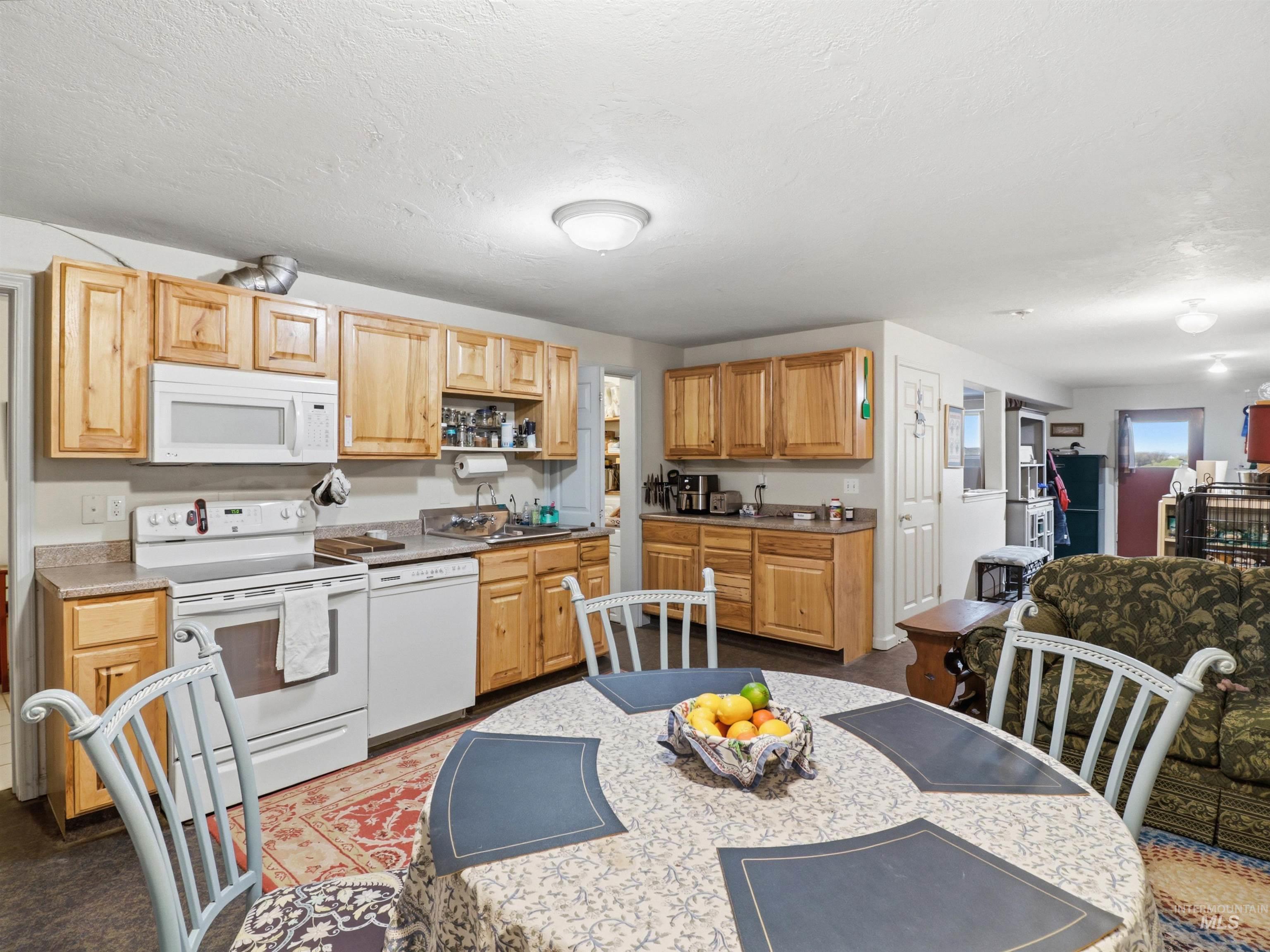 6260 Blaine Rd, New Plymouth, Idaho 83655, 2 Bedrooms, 1 Bathroom, Residential For Sale, Price $625,000, 98981987