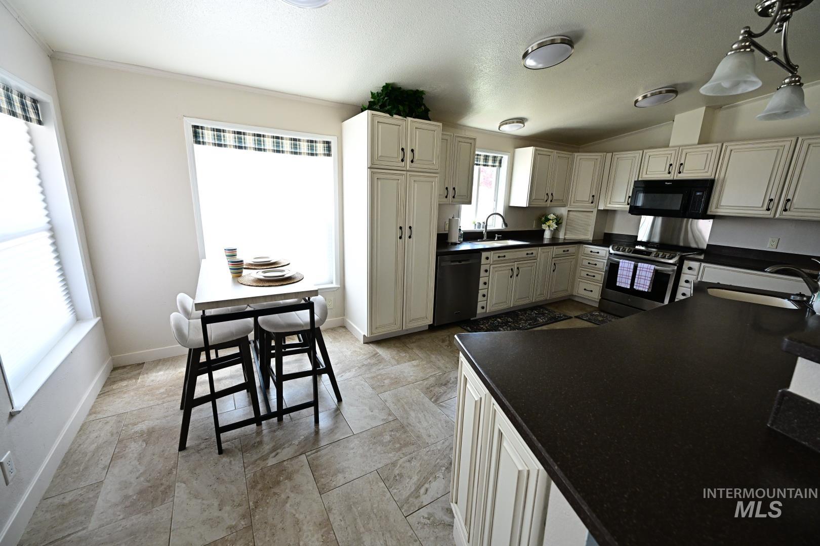 15627 Cantrice, Caldwell, Idaho 83607, 4 Bedrooms, 3 Bathrooms, Residential For Sale, Price $398,000, 98981988