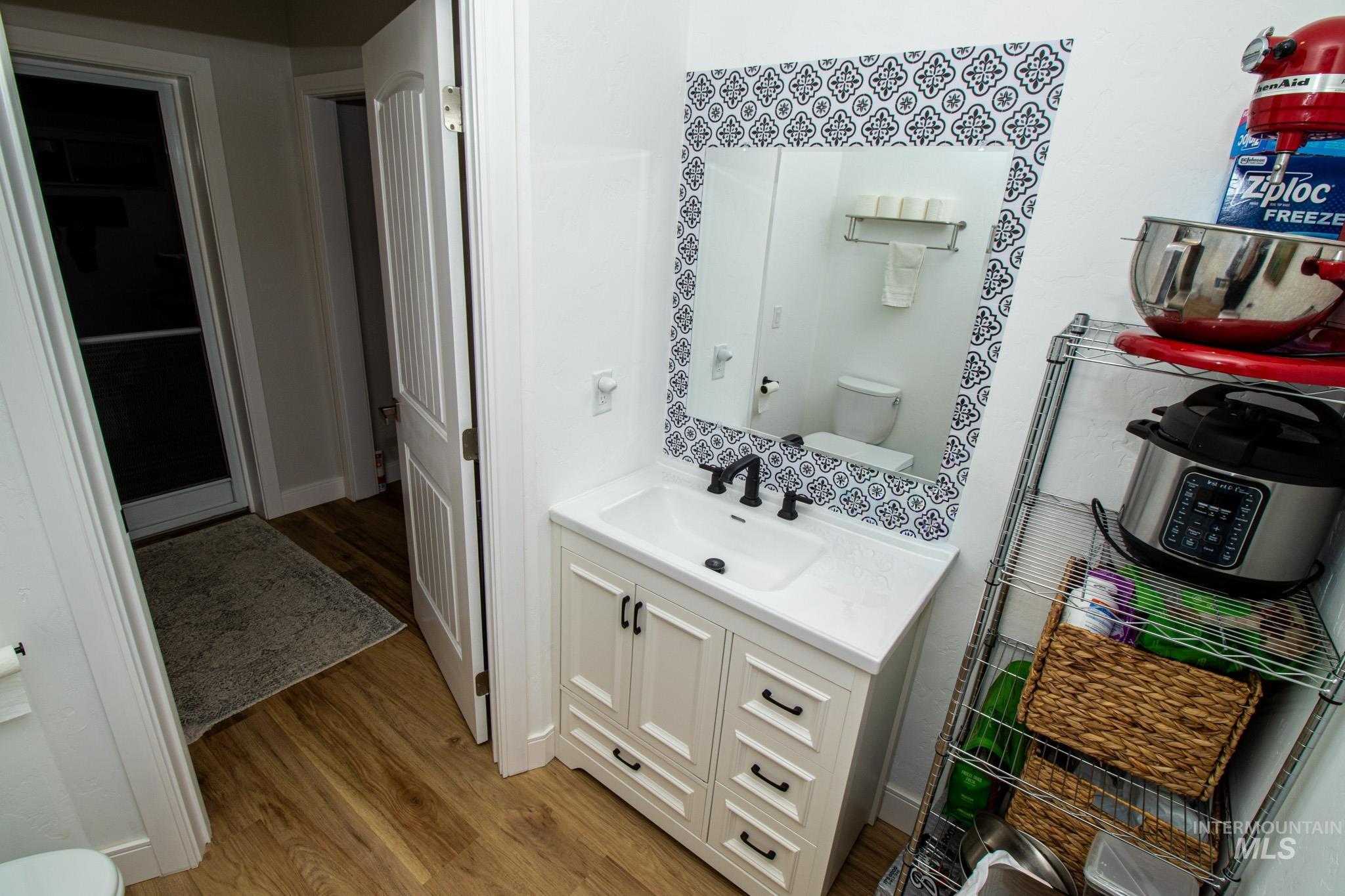 5404 Freeman Creek Rd, Lenore, Idaho 83541, 3 Bedrooms, 3 Bathrooms, Residential For Sale, Price $949,000, 98981990