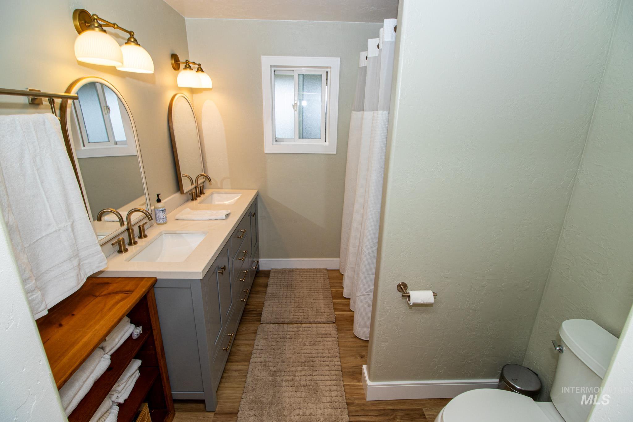 5404 Freeman Creek Rd, Lenore, Idaho 83541, 3 Bedrooms, 3 Bathrooms, Residential For Sale, Price $949,000, 98981990