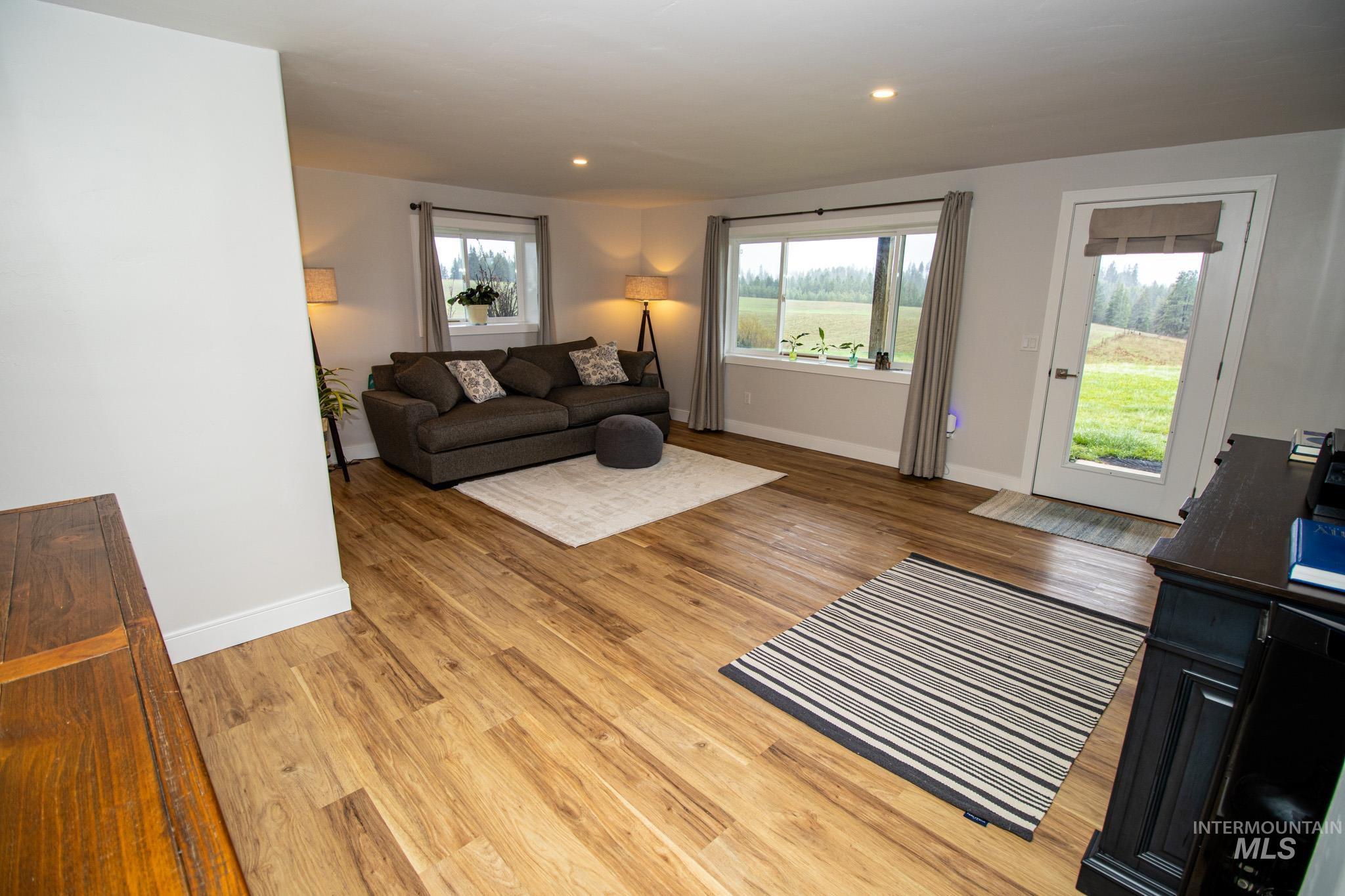 5404 Freeman Creek Rd, Lenore, Idaho 83541, 3 Bedrooms, 3 Bathrooms, Residential For Sale, Price $949,000, 98981990