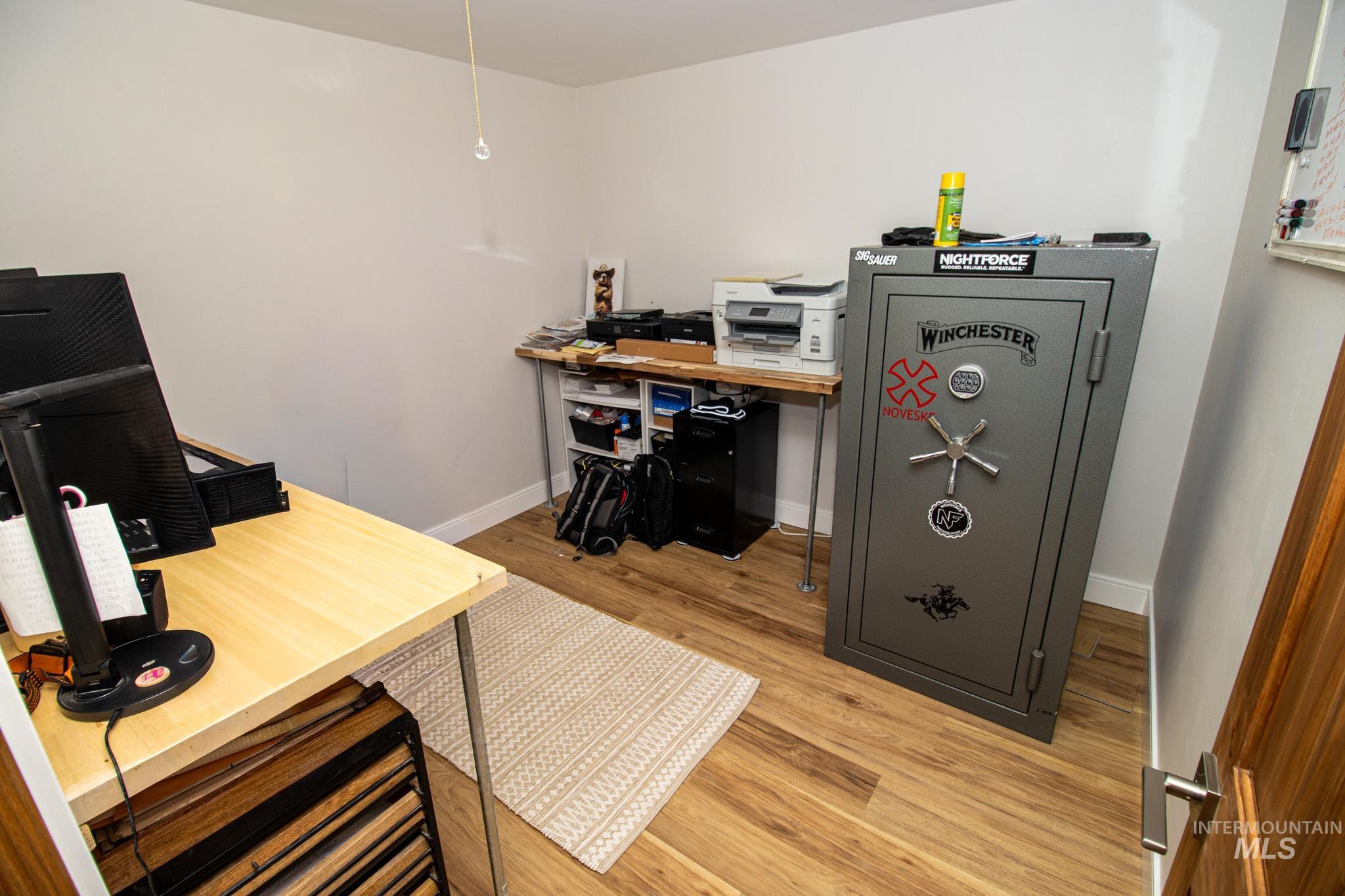 5404 Freeman Creek Rd, Lenore, Idaho 83541, 3 Bedrooms, 3 Bathrooms, Residential For Sale, Price $949,000, 98981990