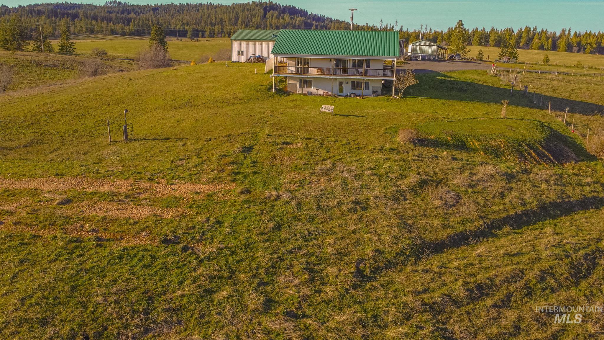 5404 Freeman Creek Rd, Lenore, Idaho 83541, 3 Bedrooms, 3 Bathrooms, Residential For Sale, Price $949,000, 98981990