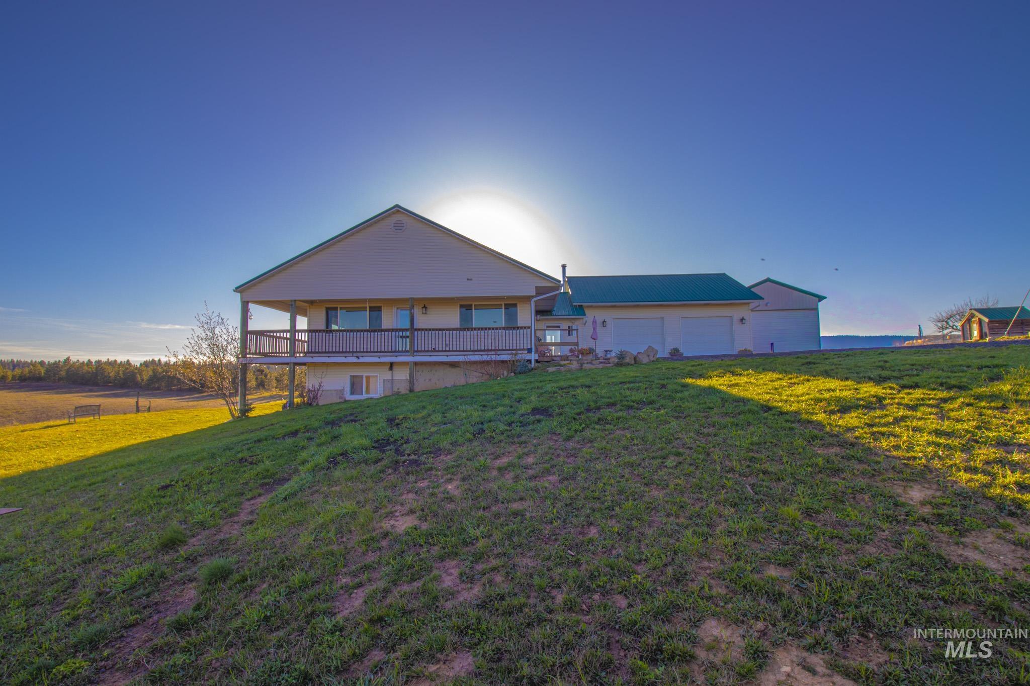 5404 Freeman Creek Rd, Lenore, Idaho 83541, 3 Bedrooms, 3 Bathrooms, Residential For Sale, Price $949,000, 98981990