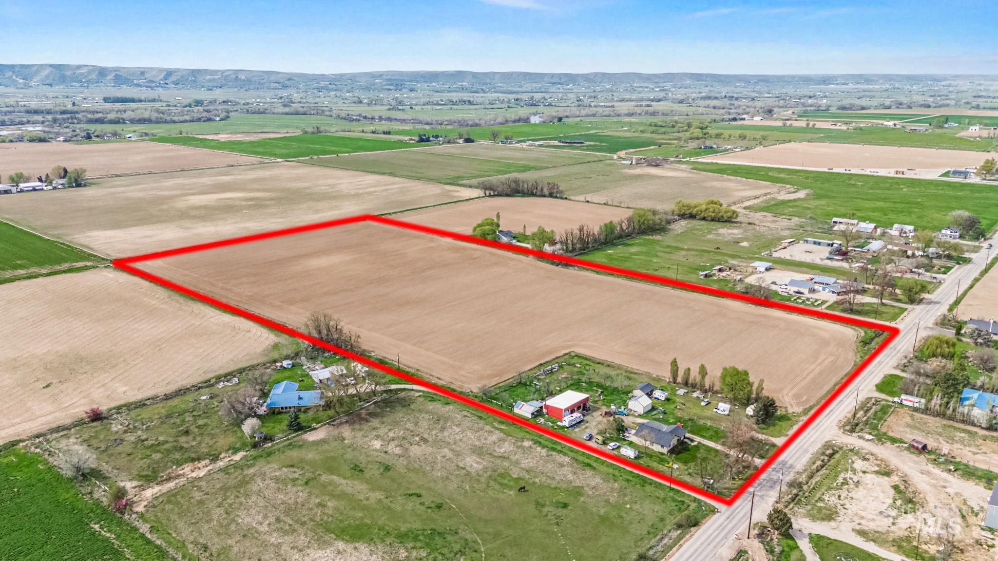 3505 W Idaho Blvd, Emmett, Idaho 83617, 4 Bedrooms, 4 Bathrooms, Residential For Sale, Price $999,000,MLS 98981992