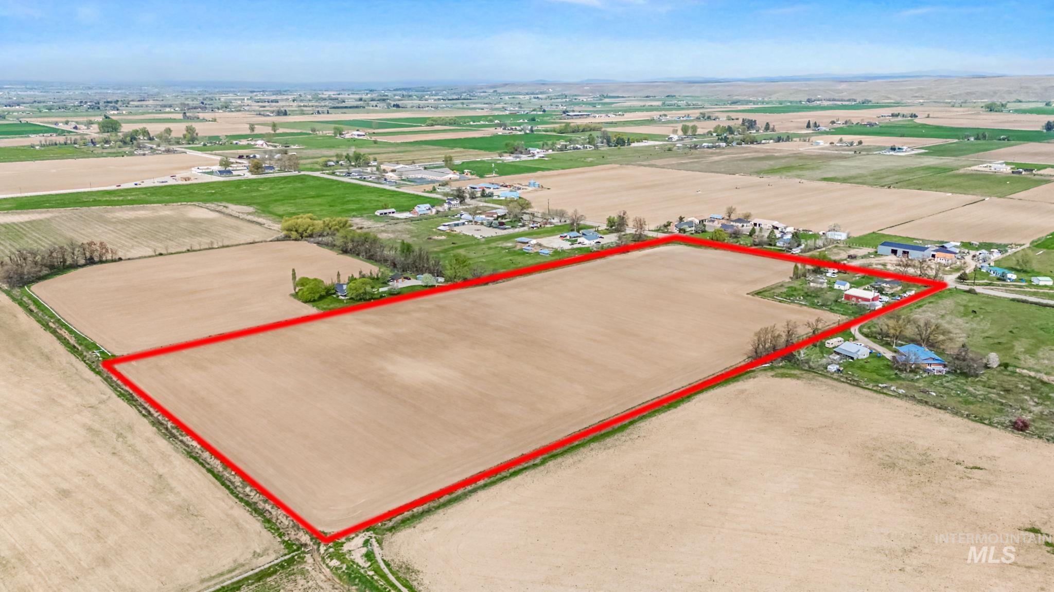 3505 W Idaho Blvd, Emmett, Idaho 83617, 4 Bedrooms, 4 Bathrooms, Residential For Sale, Price $999,000,MLS 98981992