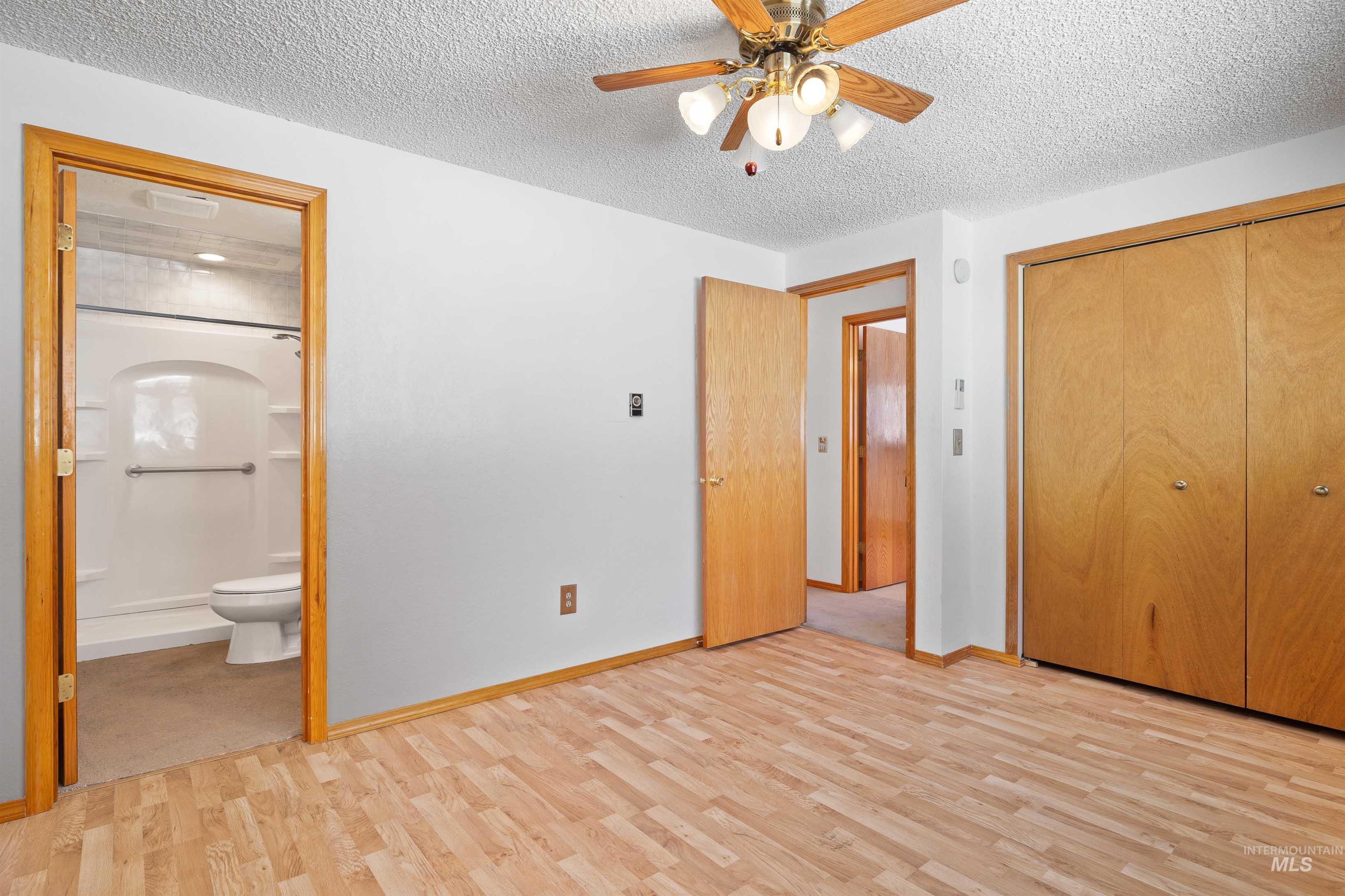 442 Crestview Drive, Twin Falls, Idaho 83301, 3 Bedrooms, 3 Bathrooms, Residential For Sale, Price $390,000, 98982004