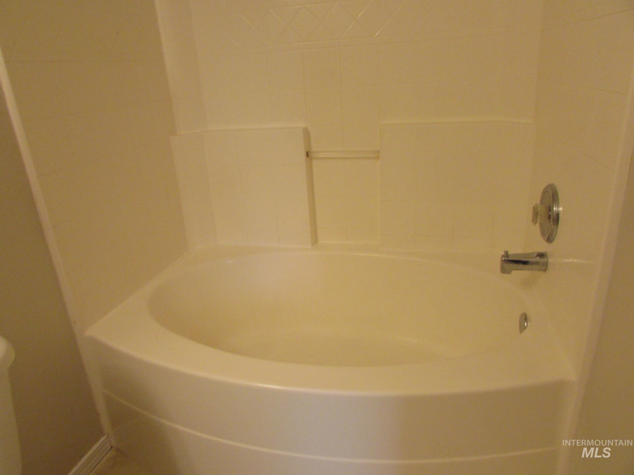 3812 Bismark Ave., Caldwell, Idaho 83605, 3 Bedrooms, 2 Bathrooms, Residential For Sale, Price $349,000, 98982006