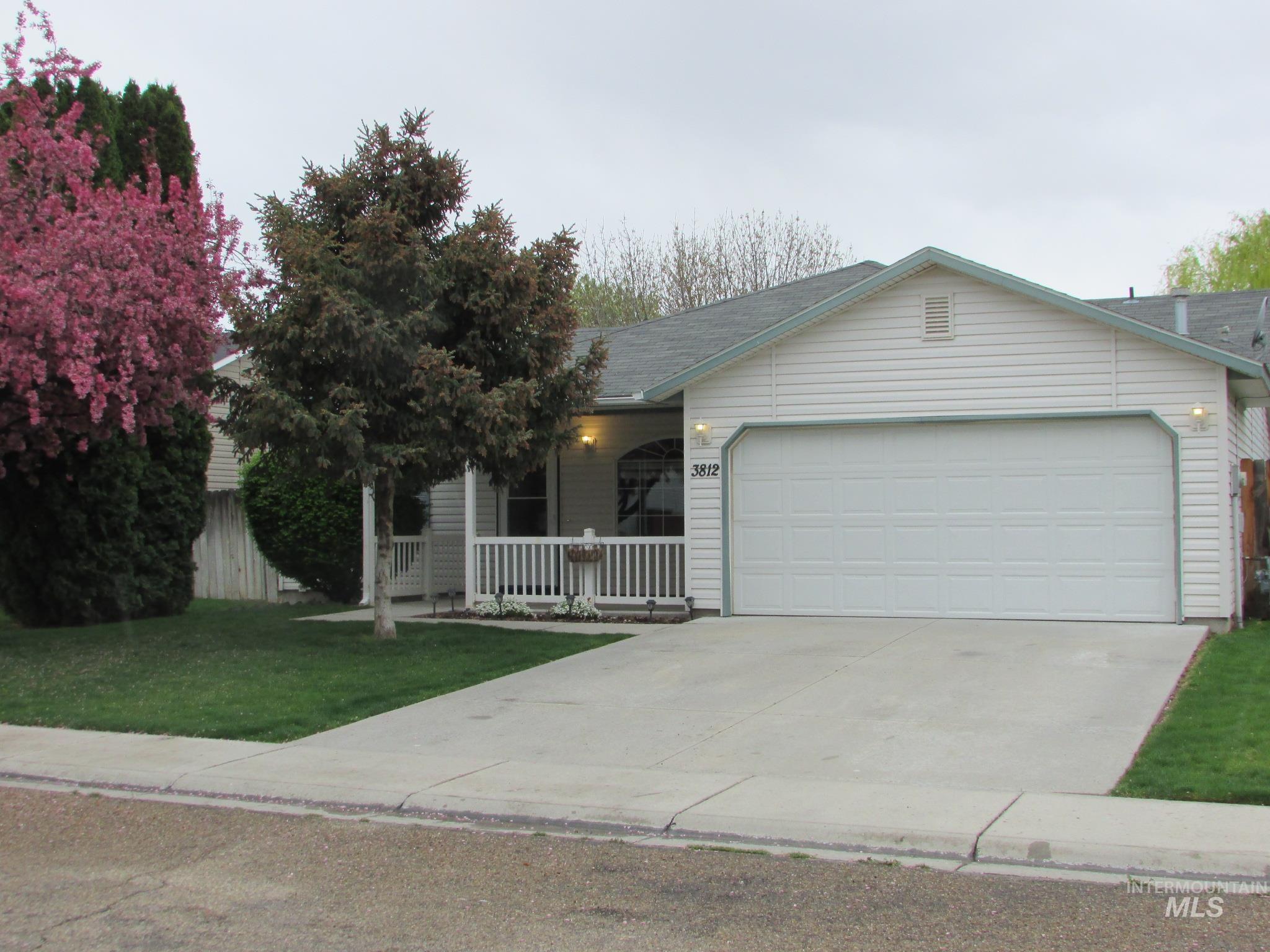 3812 Bismark Ave., Caldwell, Idaho 83605, 3 Bedrooms, 2 Bathrooms, Residential For Sale, Price $349,000,MLS 98982006