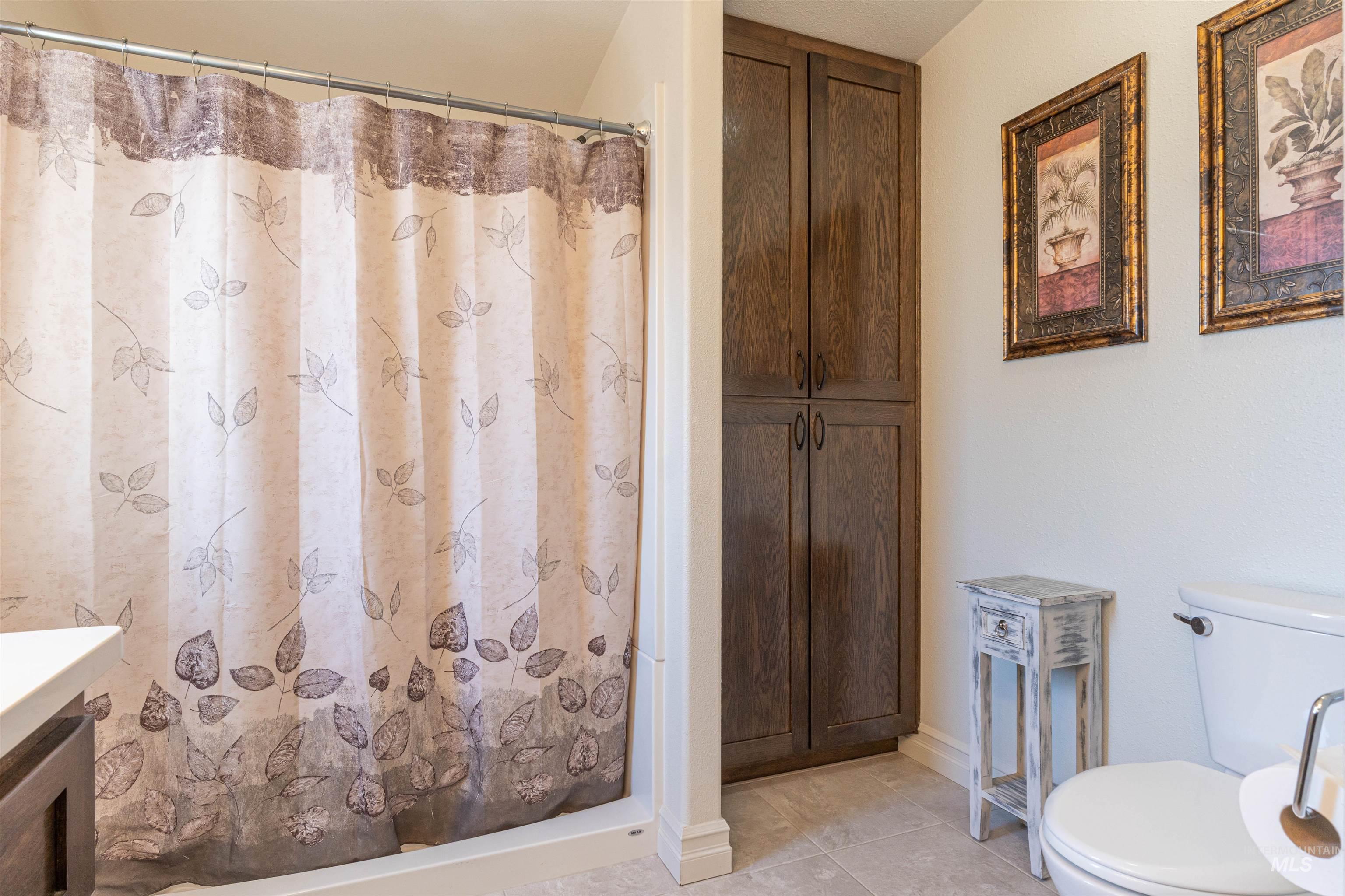 1273 Libby St., Clarkston, Washington 99403, 3 Bedrooms, 2 Bathrooms, Residential For Sale, Price $477,000, 98982010