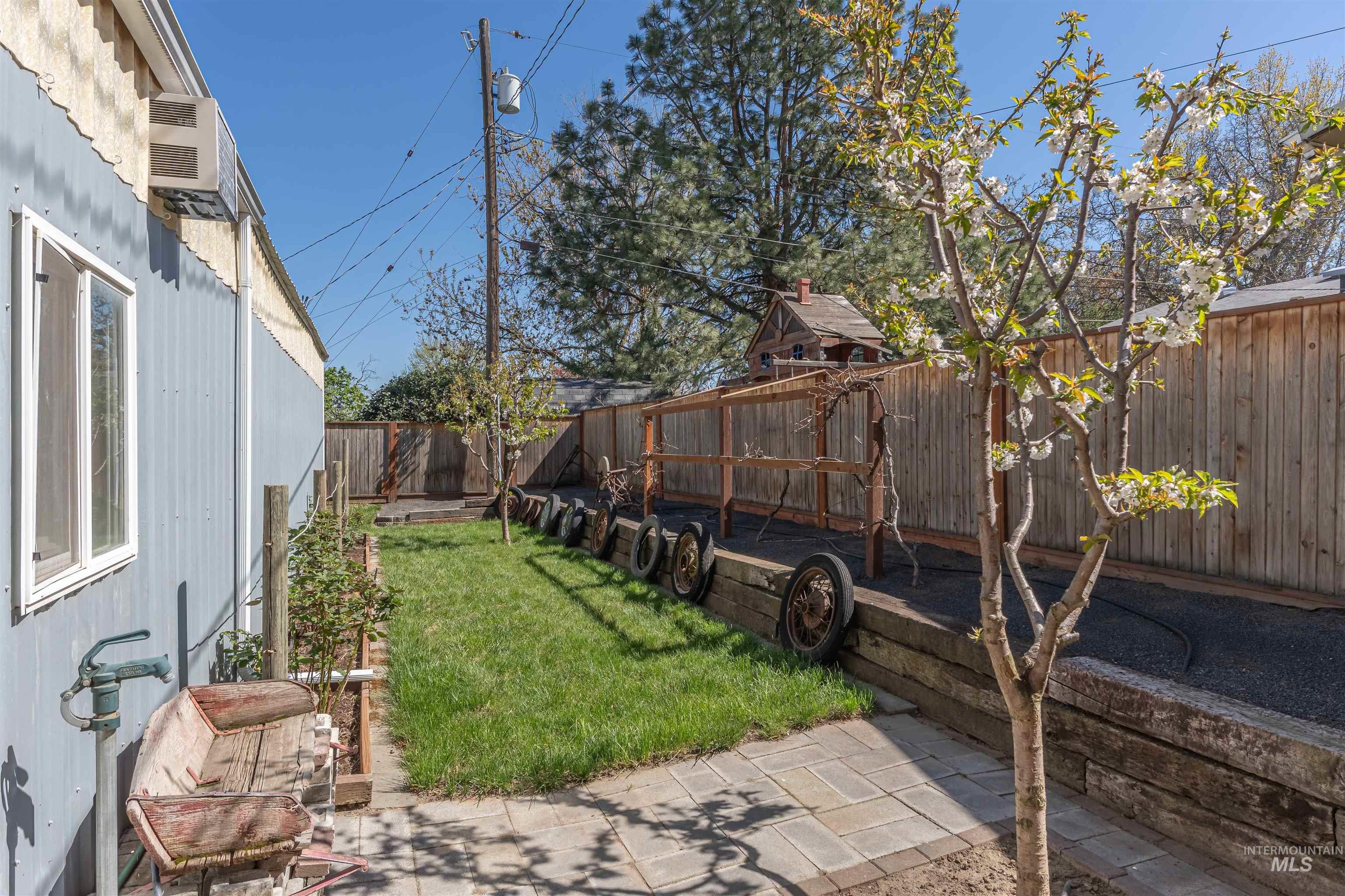 1273 Libby St., Clarkston, Washington 99403, 3 Bedrooms, 2 Bathrooms, Residential For Sale, Price $477,000, 98982010