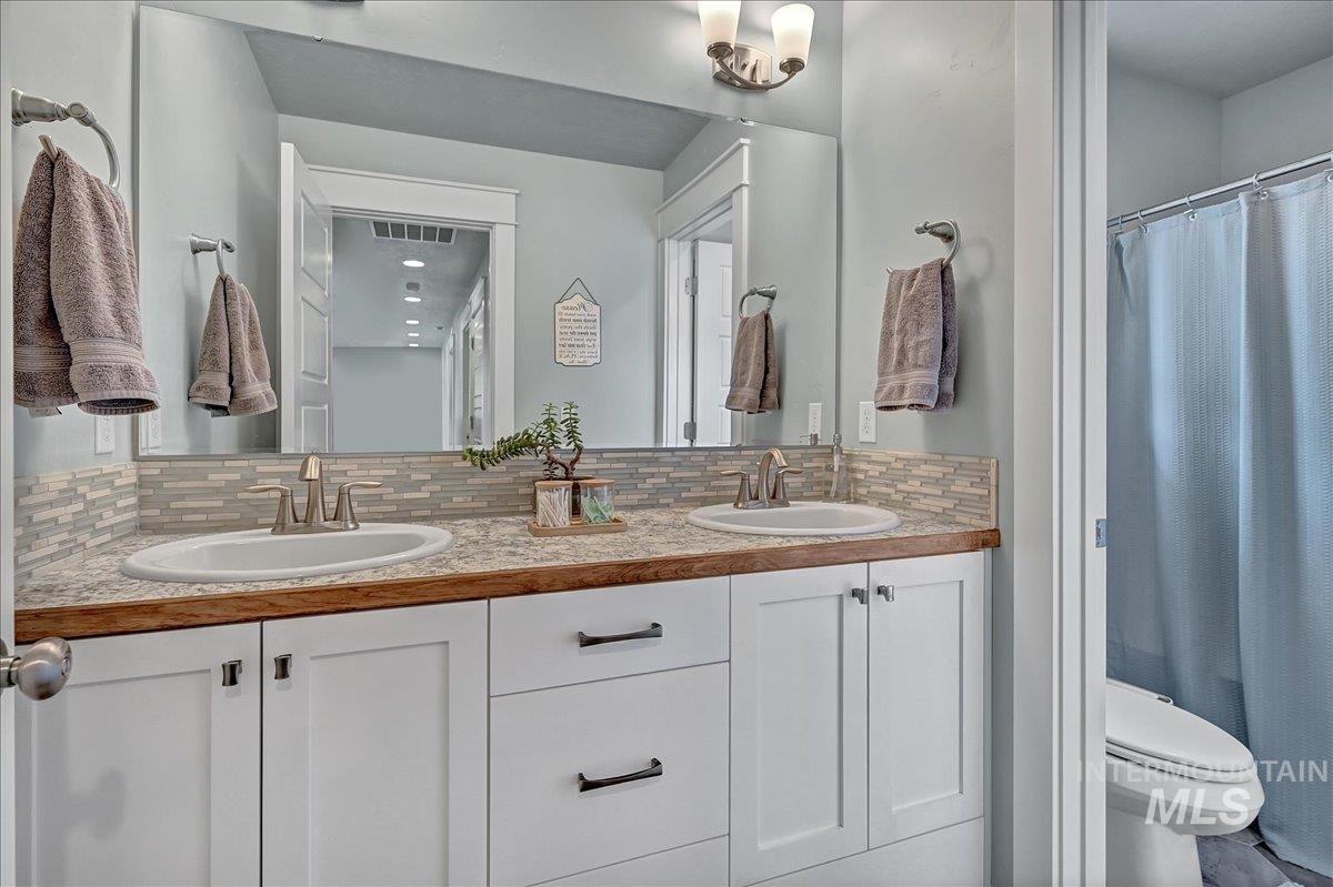 7713 S Wagons West Avenue, Boise, Idaho 83716, 4 Bedrooms, 2.5 Bathrooms, Residential For Sale, Price $679,000, 98982013