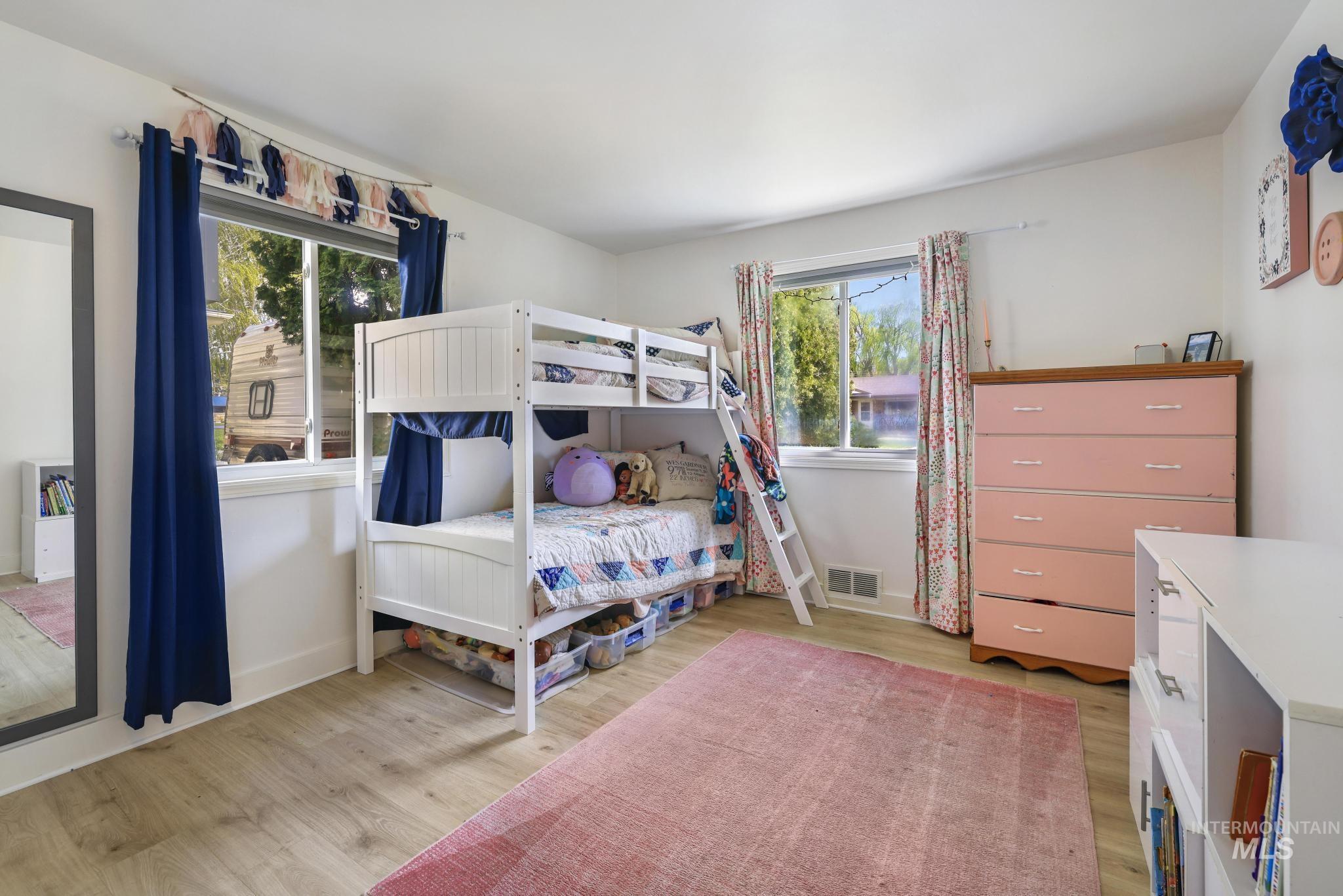 1233 Alder Dr., Twin Falls, Idaho 83301, 4 Bedrooms, 1.5 Bathrooms, Residential For Sale, Price $370,000, 98982015