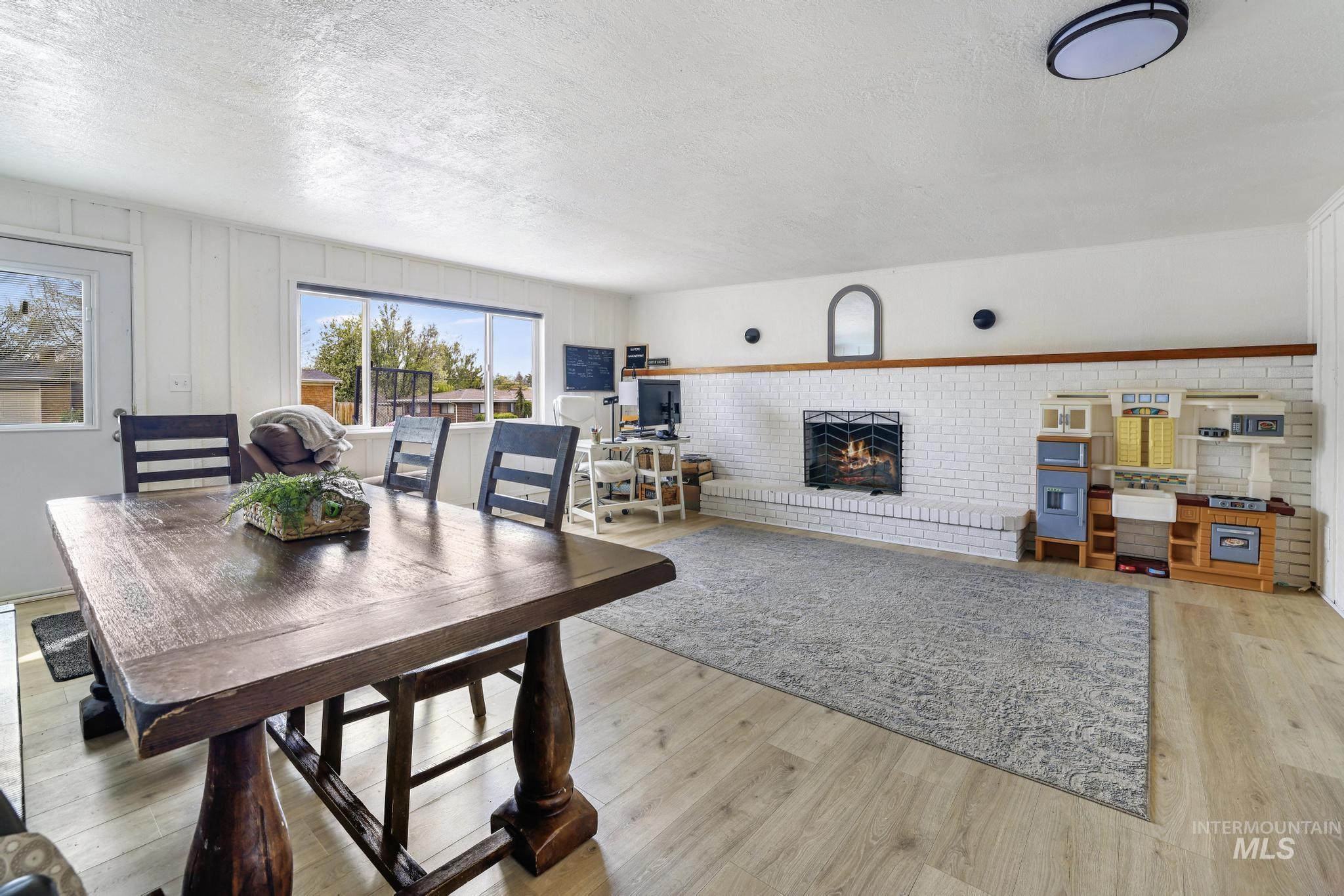 1233 Alder Dr., Twin Falls, Idaho 83301, 4 Bedrooms, 1.5 Bathrooms, Residential For Sale, Price $370,000, 98982015